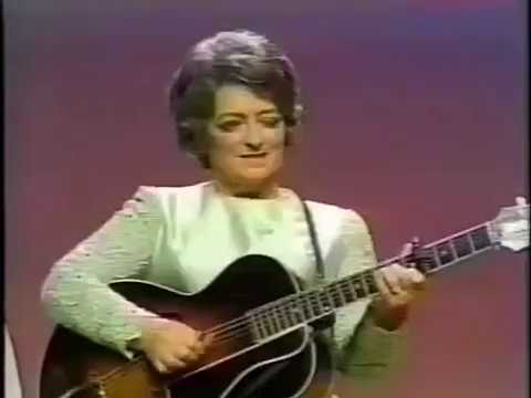 What Makes This Musician Great?–Maybelle Carter